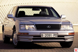 Lexus LS400 1996 година